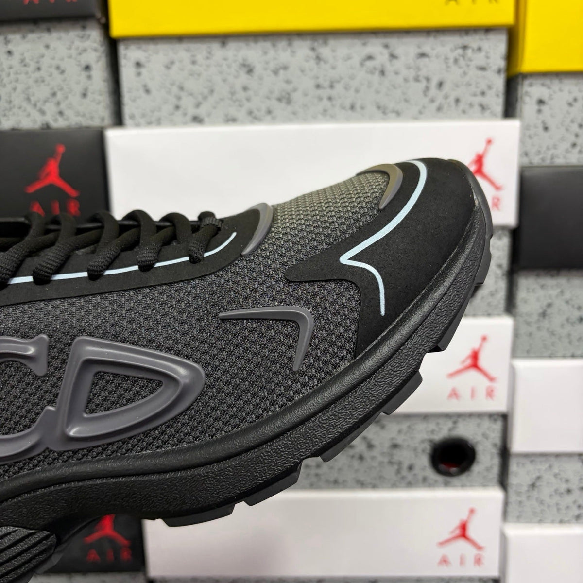 B30 Countdown Tech Triple Black