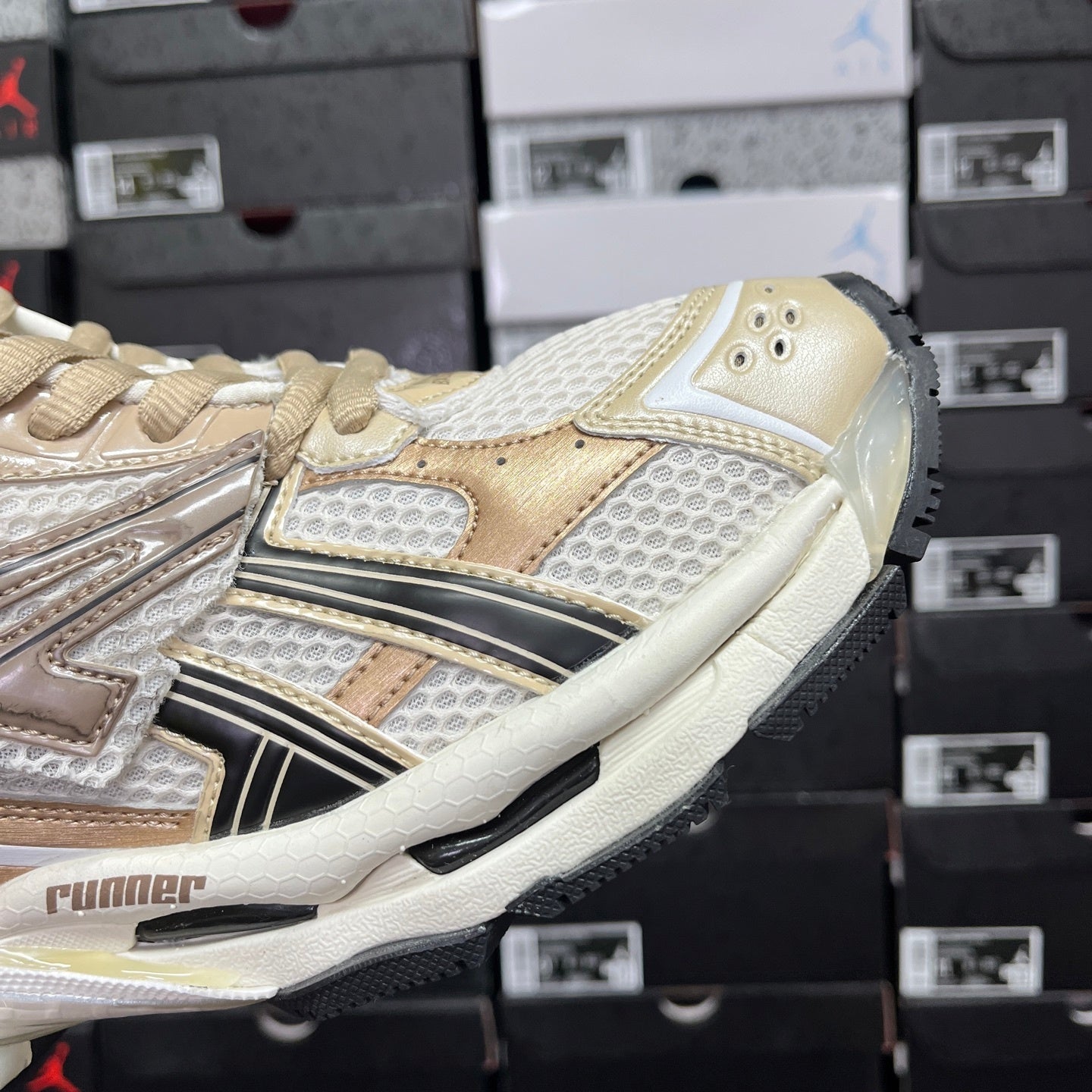 Balenciaga Runner 7.0 Bronze White Black