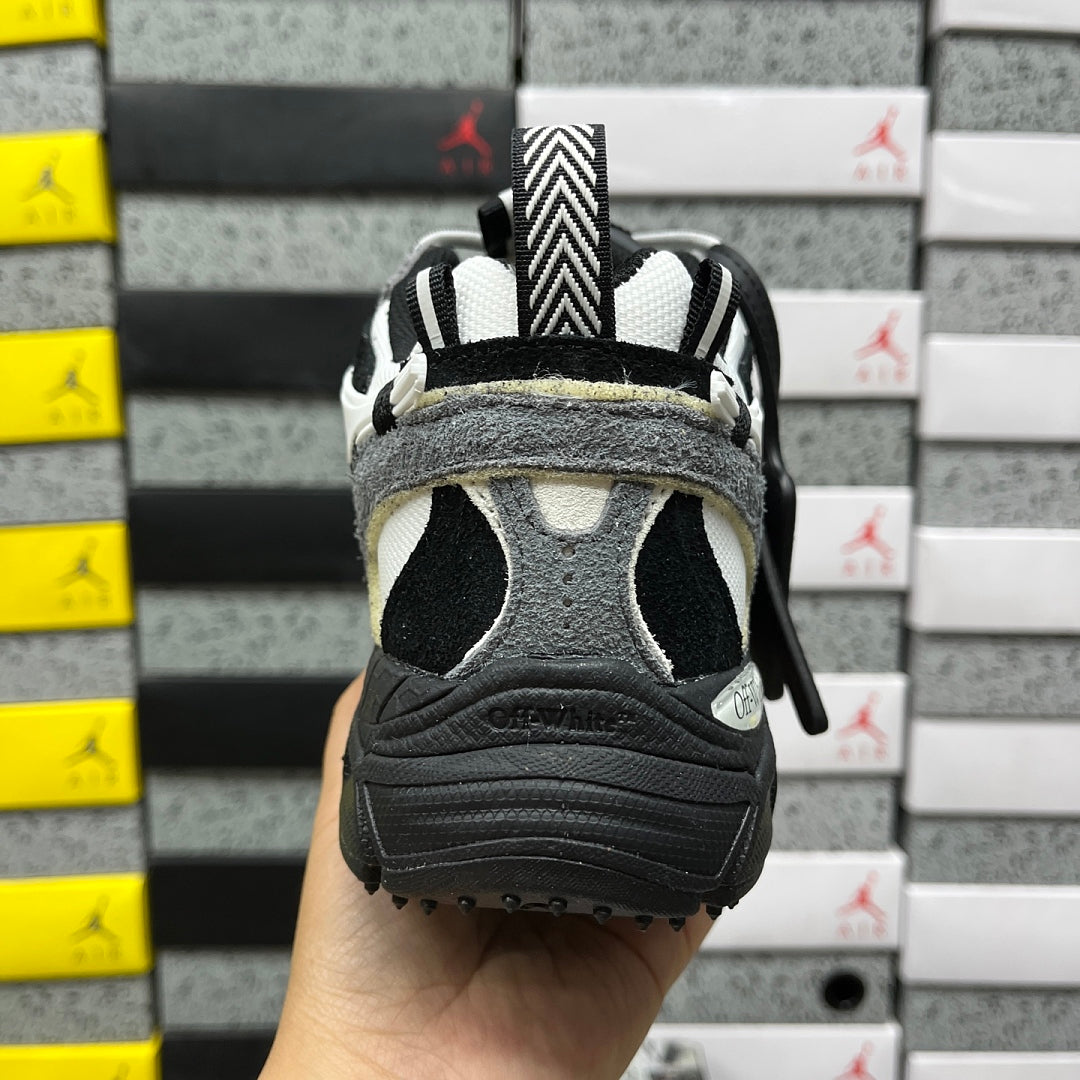 Off-White Be Right Back Black White