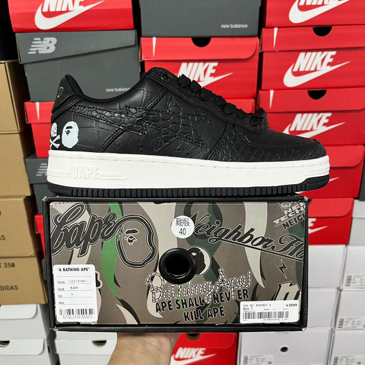 A Bathing Ape Bapesta Skull Black/White