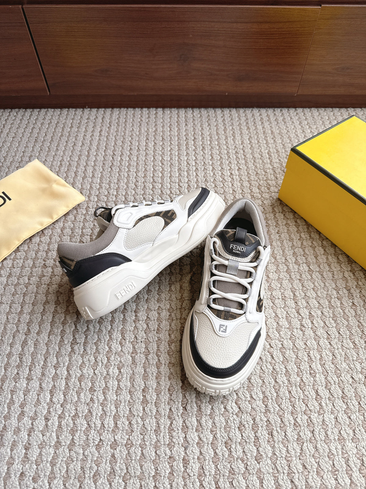 Fendi Force Black White