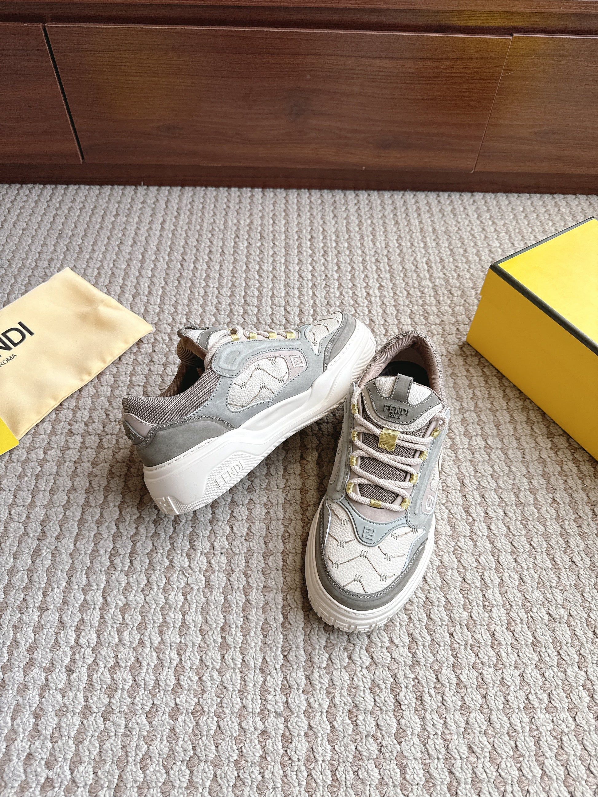 Fendi Force Grey White