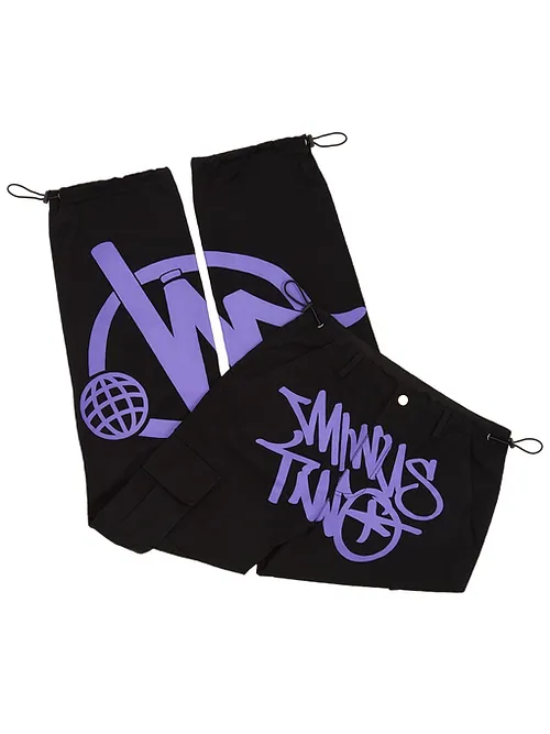 Menos dos pantalones cargo graff negros morados