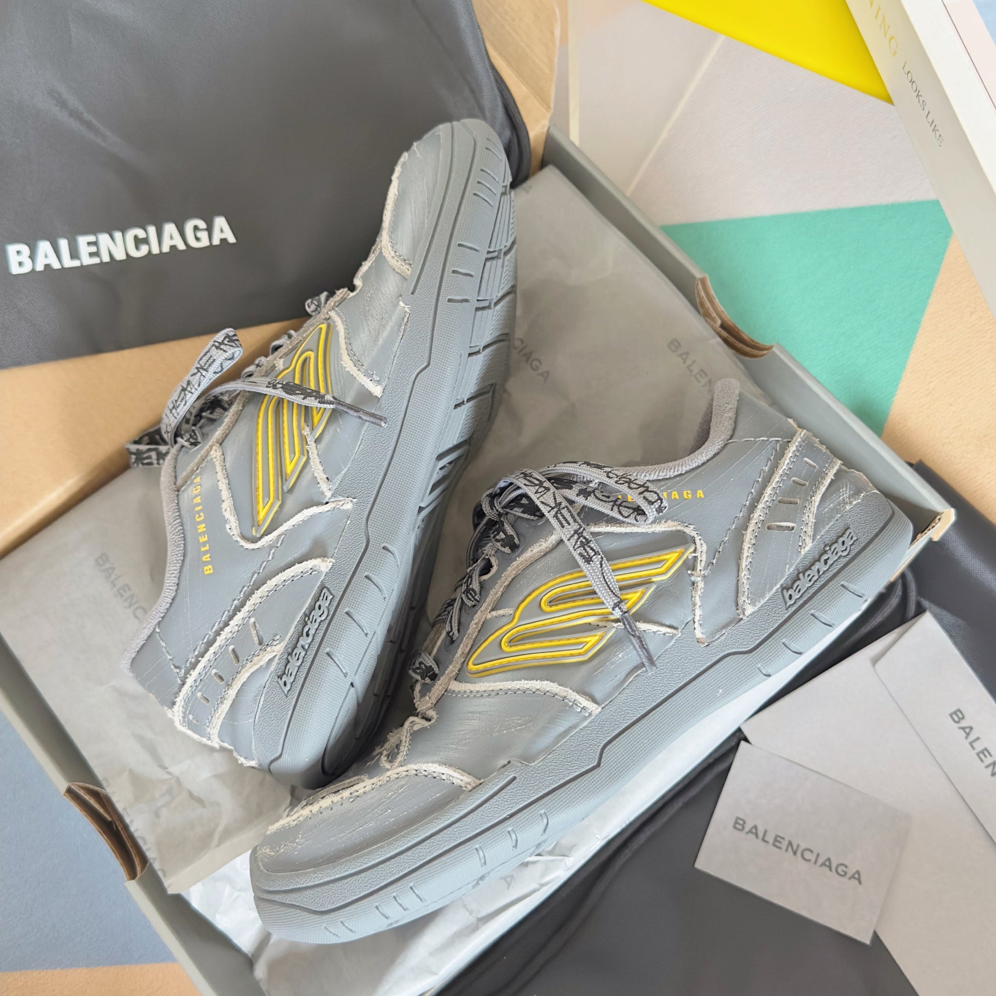 Balenciaga Hamptons Worn-Out Grey Yellow