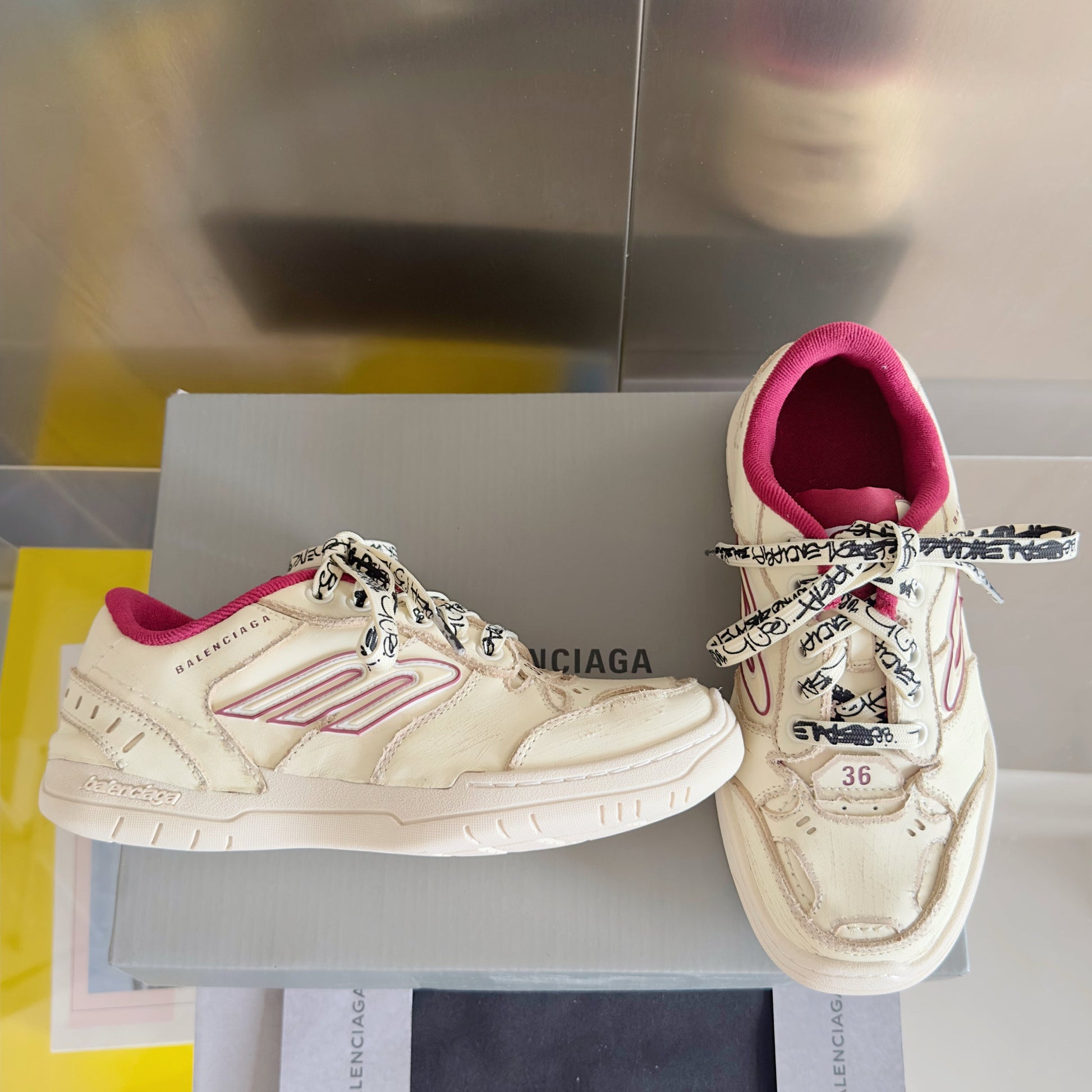 Balenciaga Hamptons Worn-Out White Fuchsia