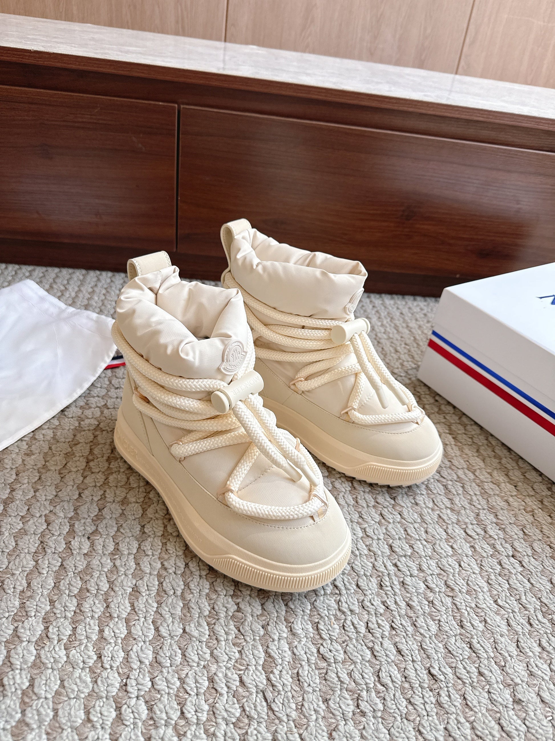 Moncler Altive Mid Snow Boots Cream