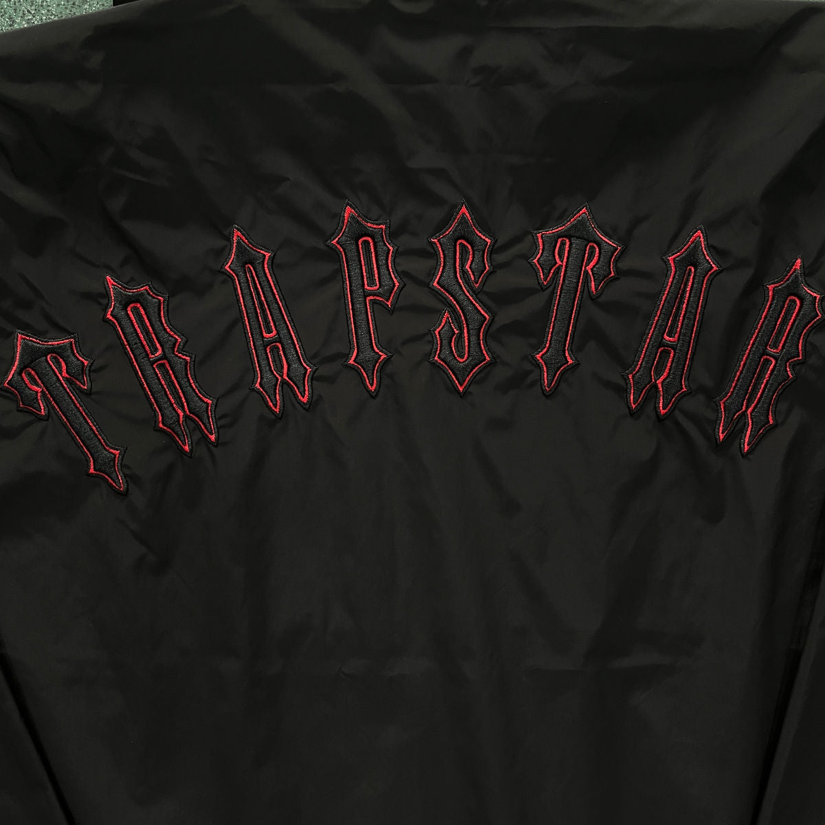 Trapstar Irongate T Windbreaker Jacket Black/Red