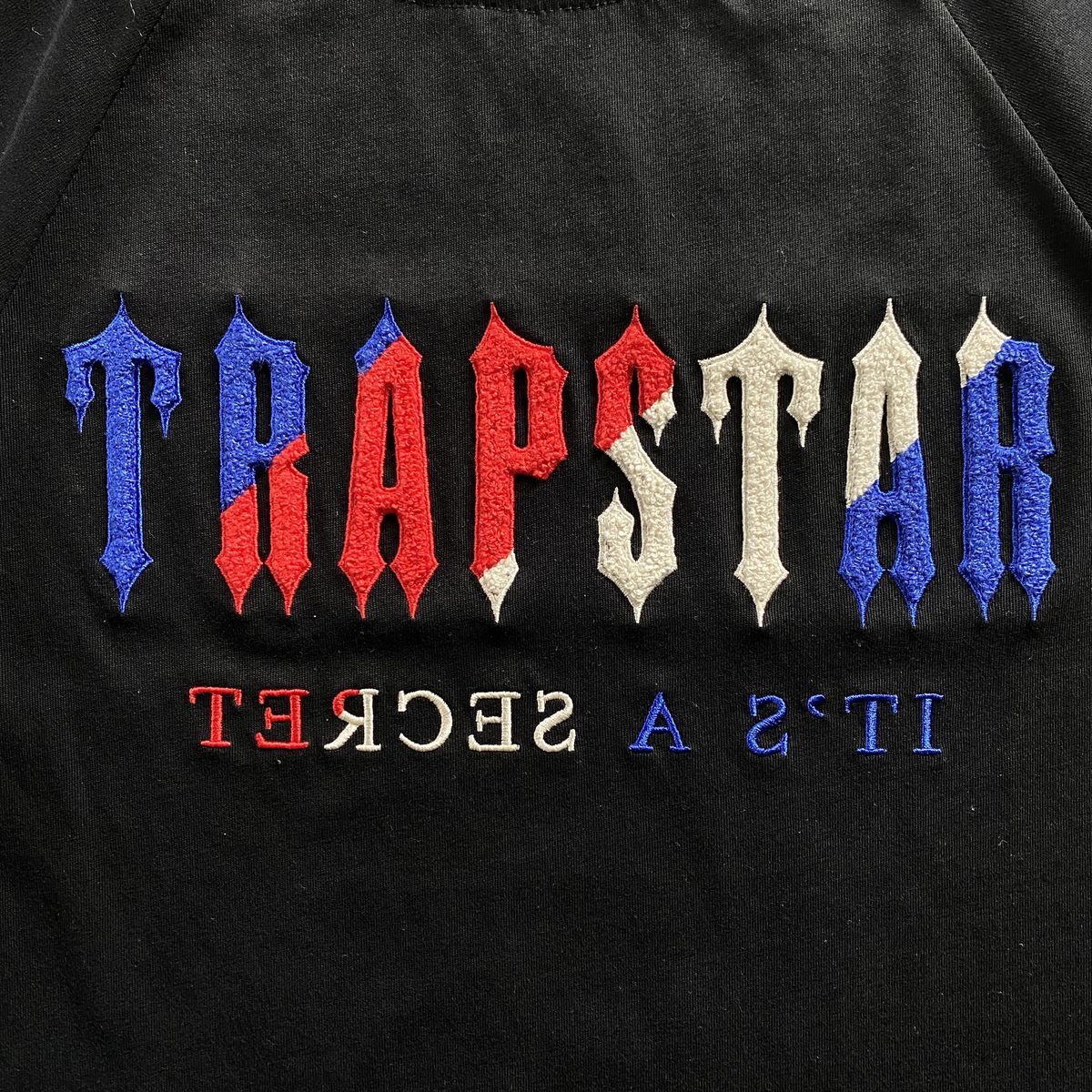 Trapstar Chenille Decoded Short Set Black Revolution