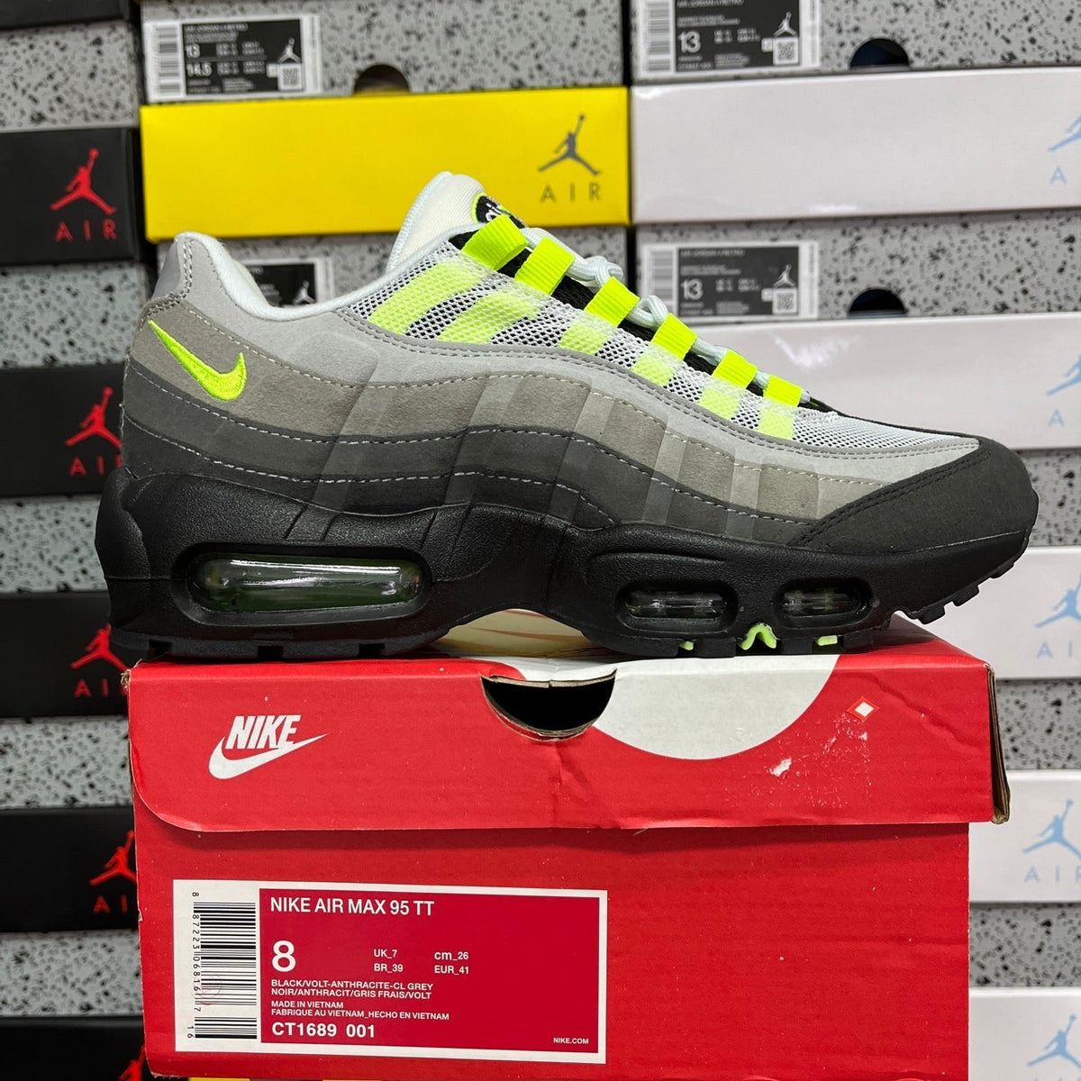Nike Air Max 95 Essential Triple Anthracite Volt