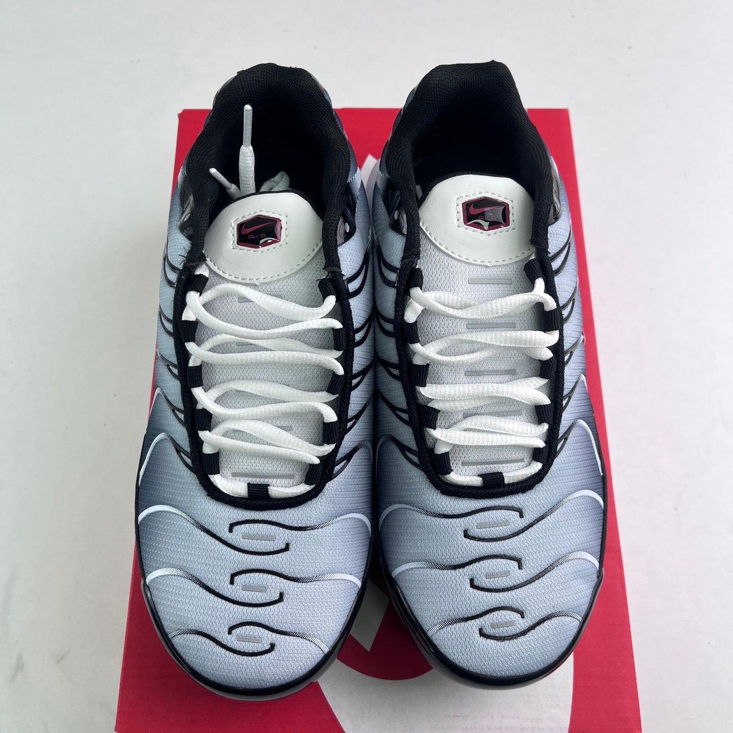 Nike Air Max Plus TN Gradient Black White Red