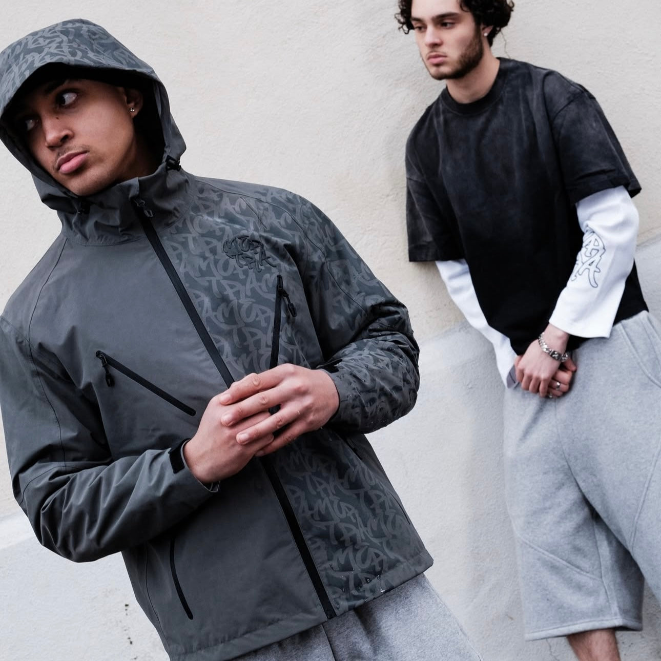 MERTRA Washed Longsleeve Black/White
