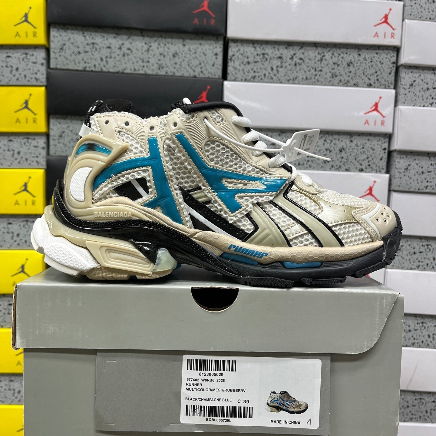Balenciaga Runner 7.5 Cream Blue White