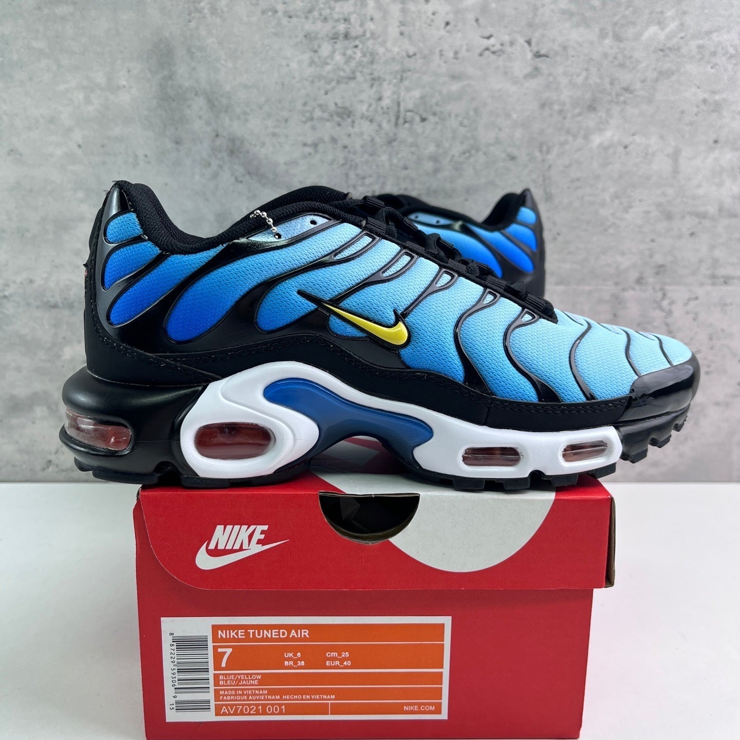 Nike Air Max Plus TN OG Hyper Blue