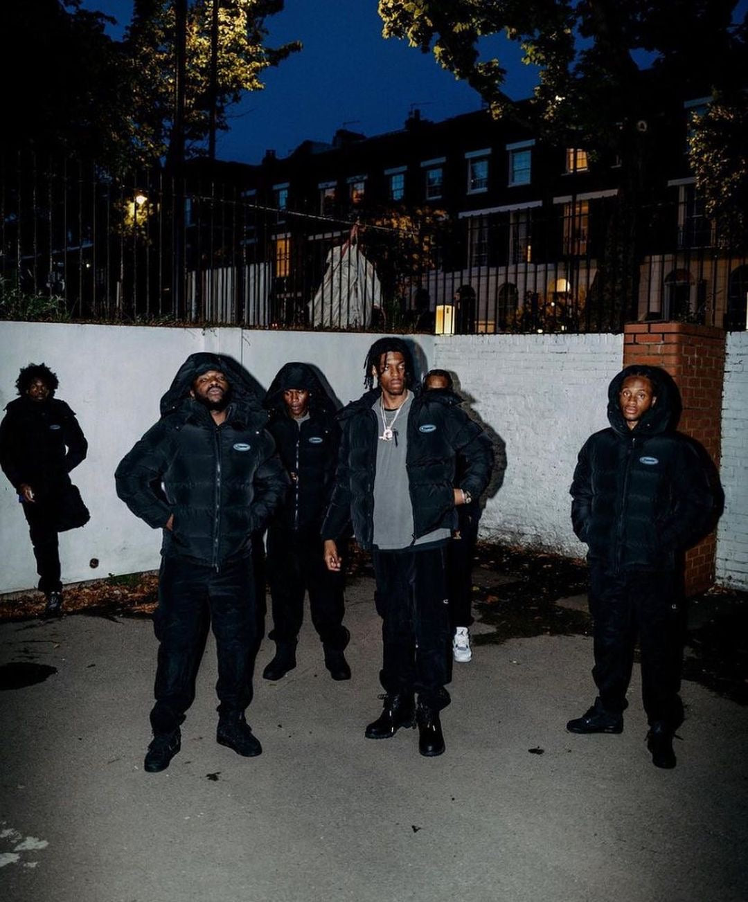 Trapstar Hyperdrive Detachable Hooded Puffer Jacket Triple Black