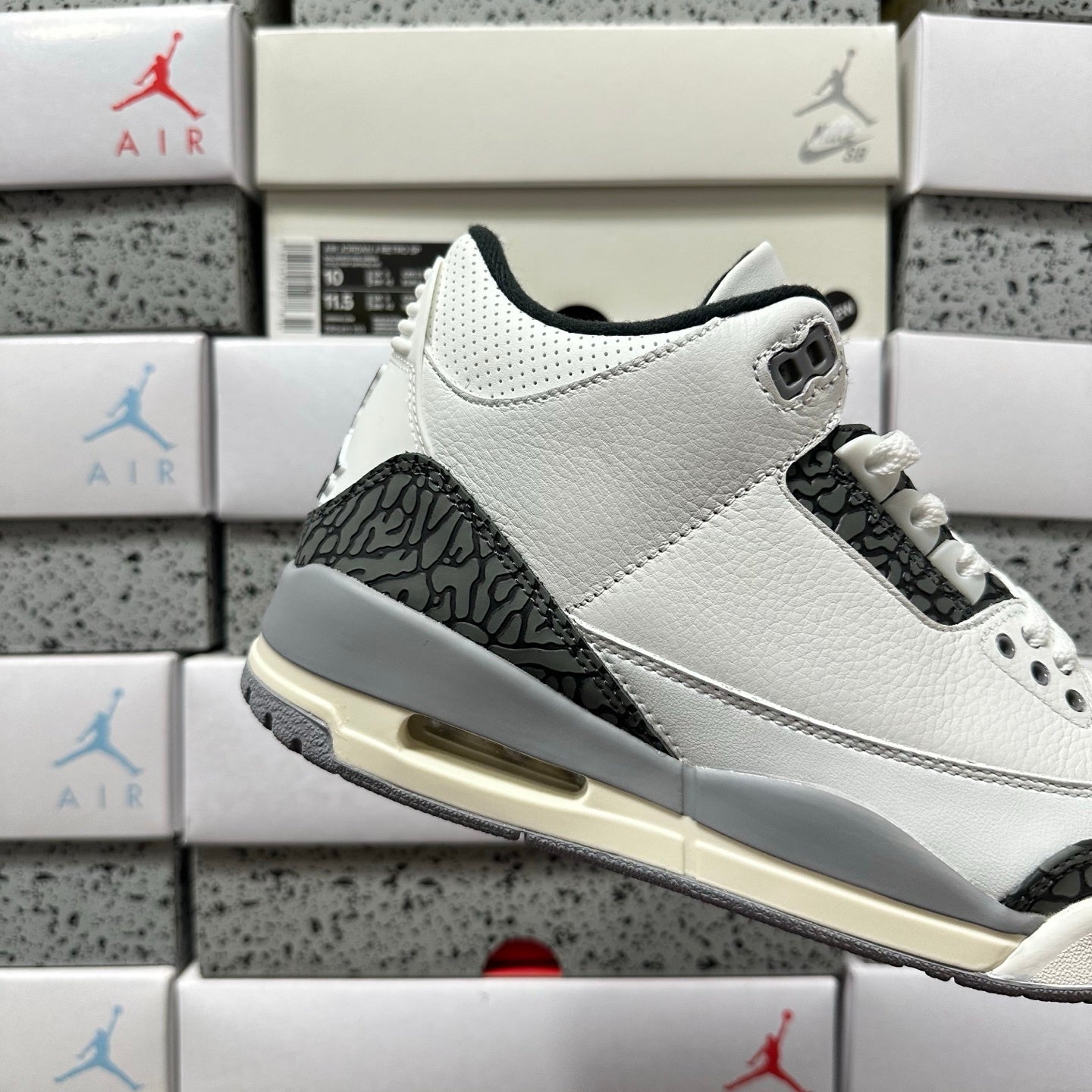 Jordan 3 Retro White Cement Reimaginadas