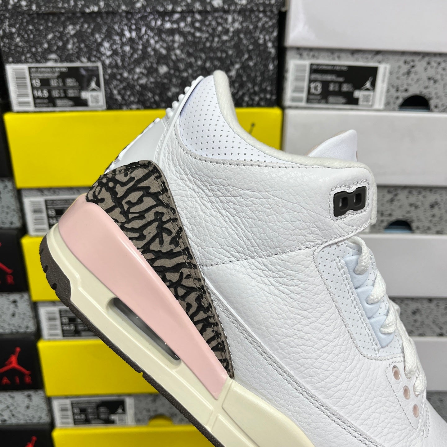 Jordan 3 Retro Neapolitan Dark Mocha