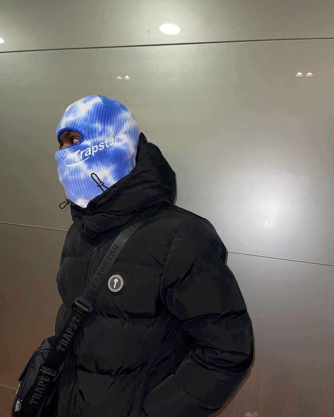 Trapstar Irongate Detachable Hooded Puffer Jacket Black