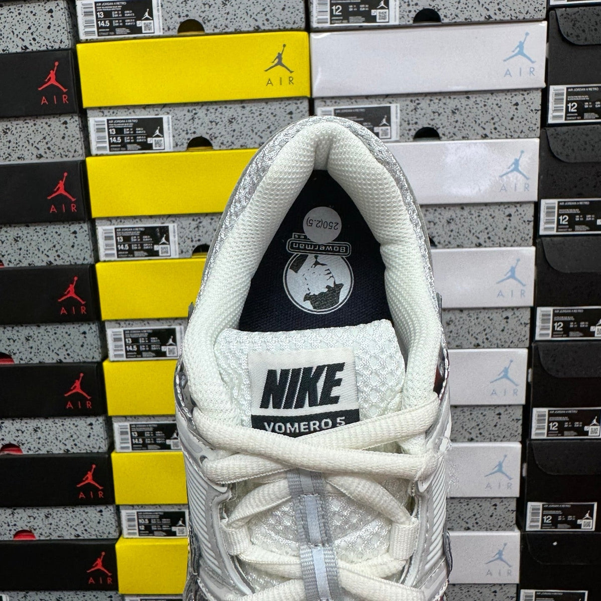 Nike Vomero 5 Photon Dust Chrome