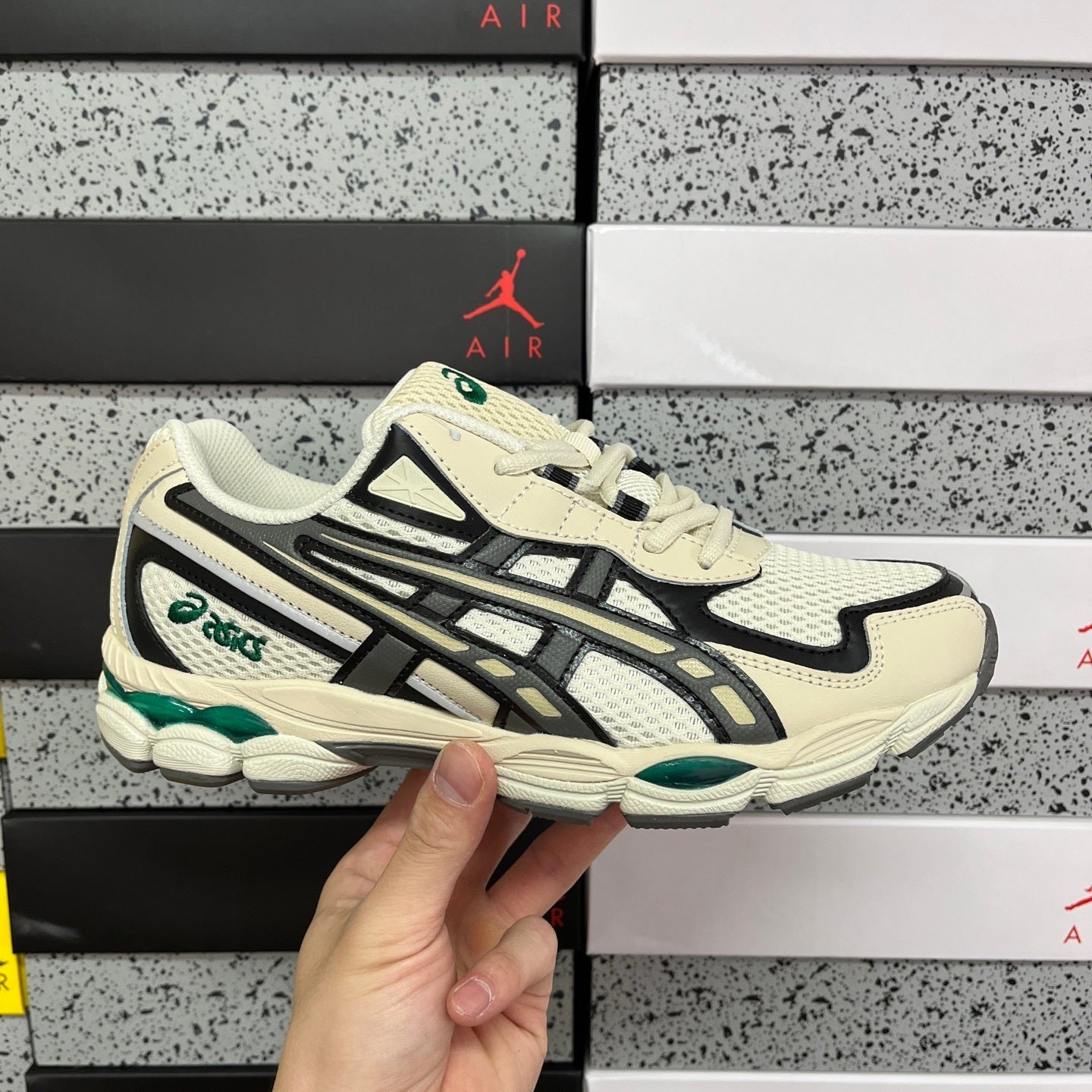 ASICS Gel-NYC 2055 Pale Oak Truffle Grey