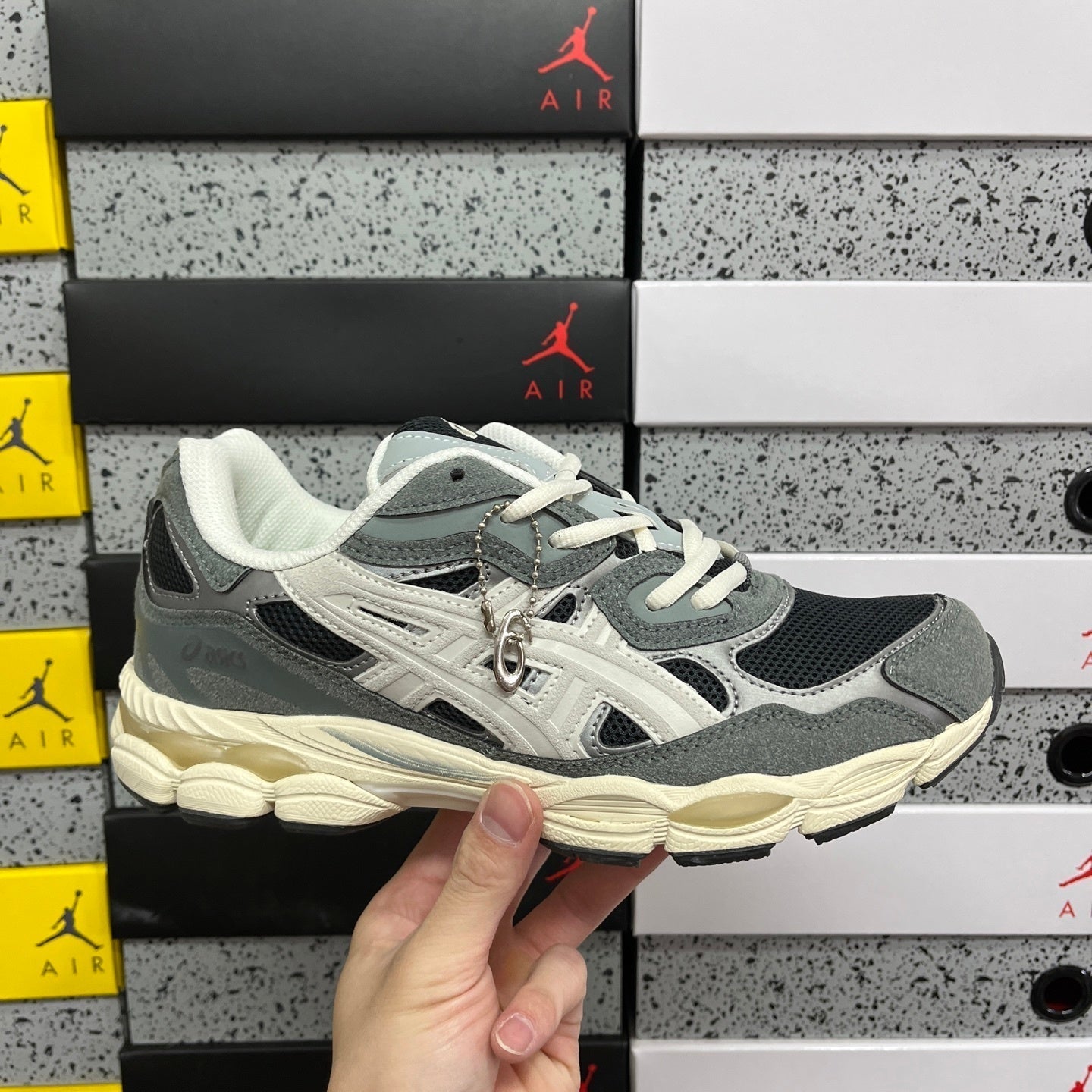ASICS Gel-NYC Graphite Grey Smoke Grey
