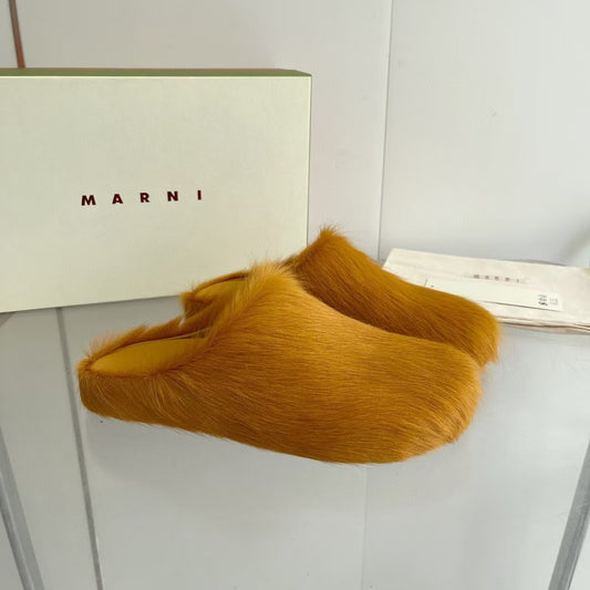 Marni Long Hair Calfskin Fussbett Sabot Mostaza
