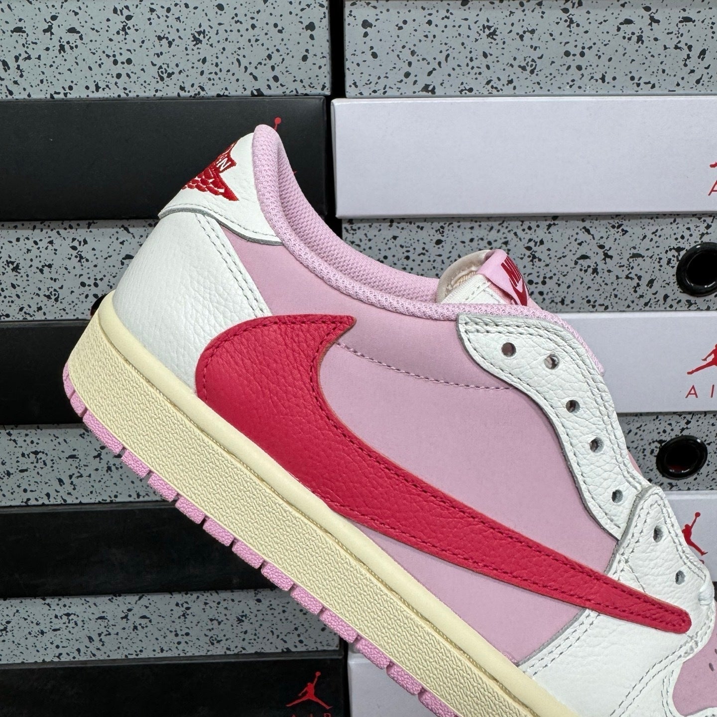 Jordan 1 Low OG SP x Travis Scott Sail Tropical Pink