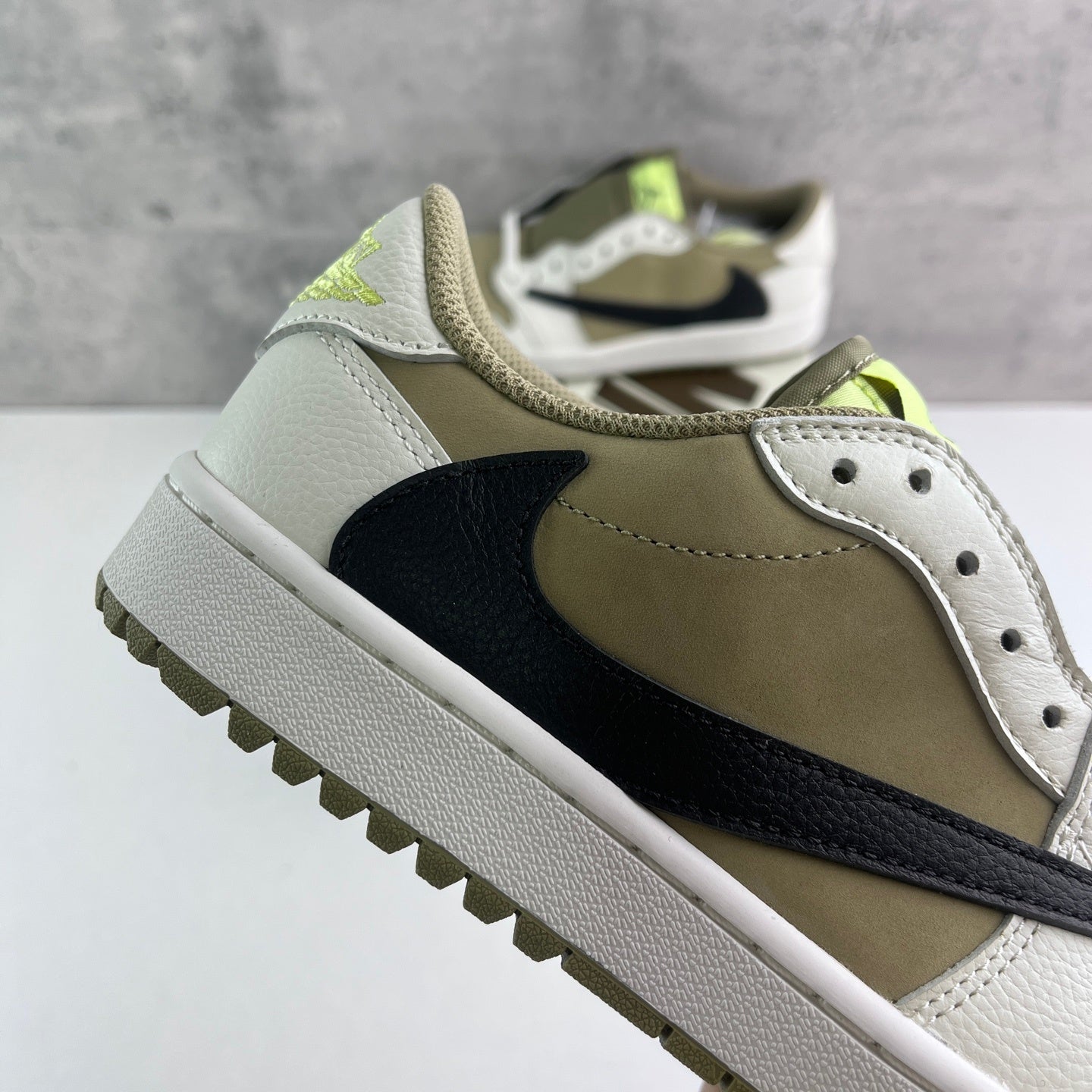 Jordan 1 Low OG SP x Travis Scott Golf Neutral Olive