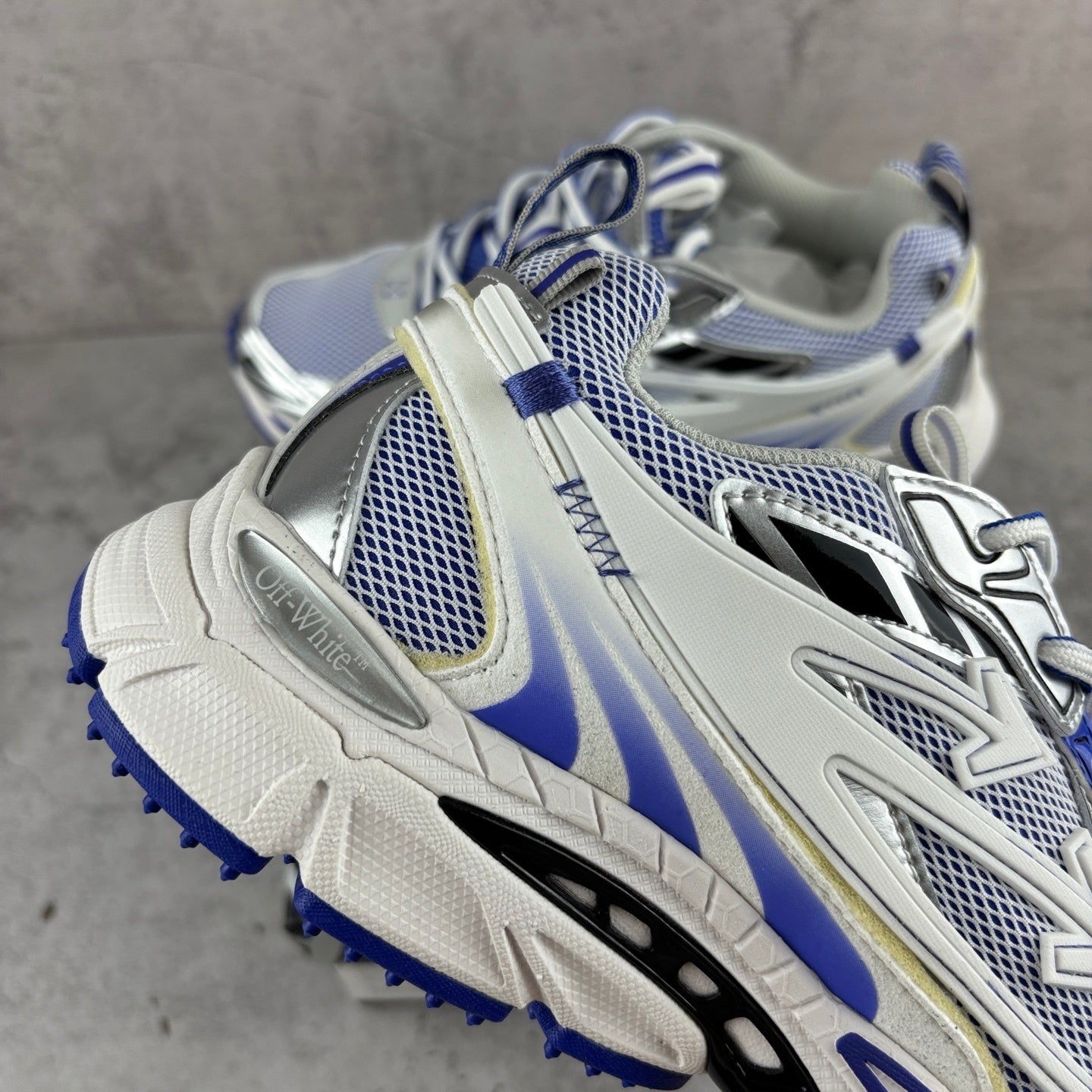 Off-White Be Right Back Navy White Black