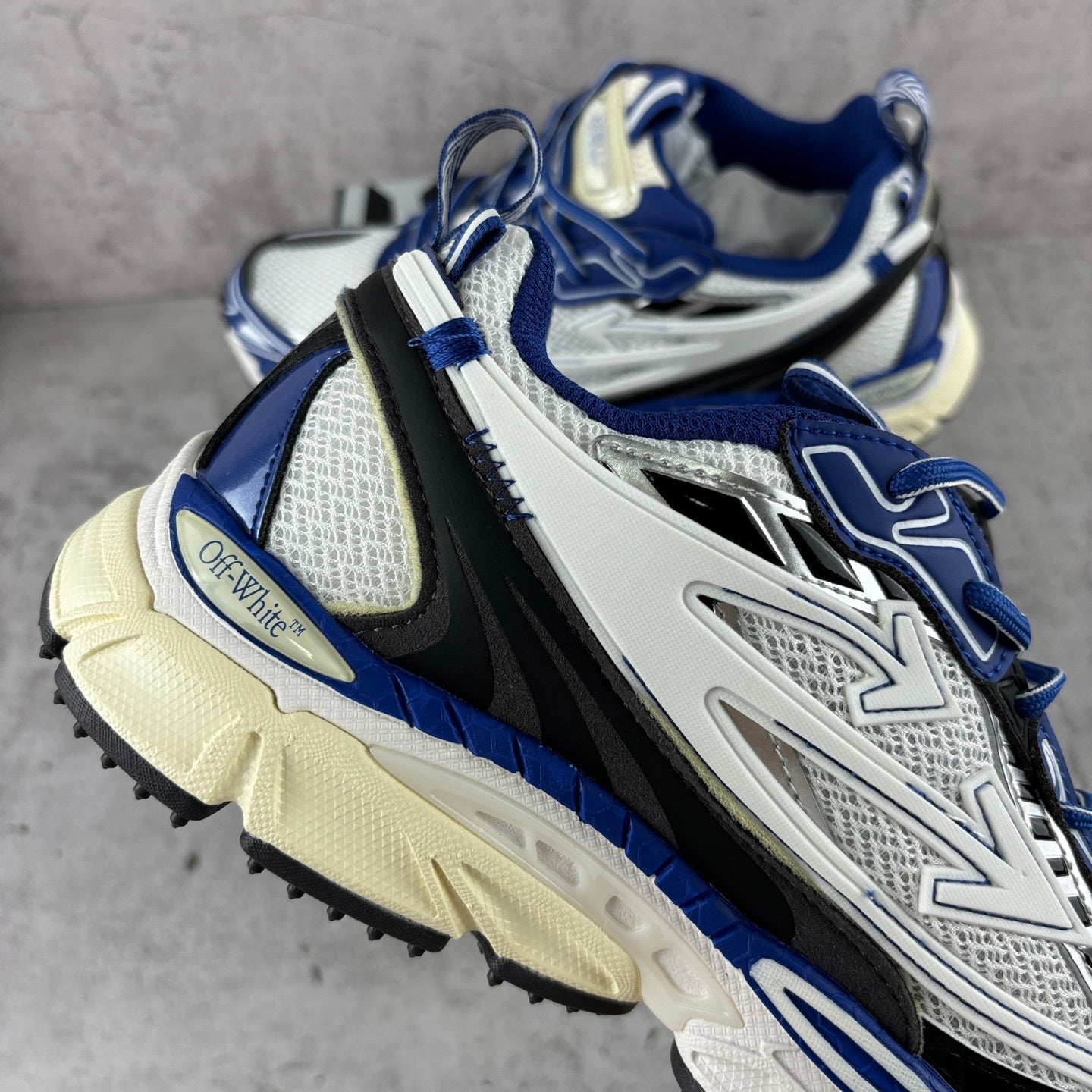 Off-White Be Right Back Black White Blue