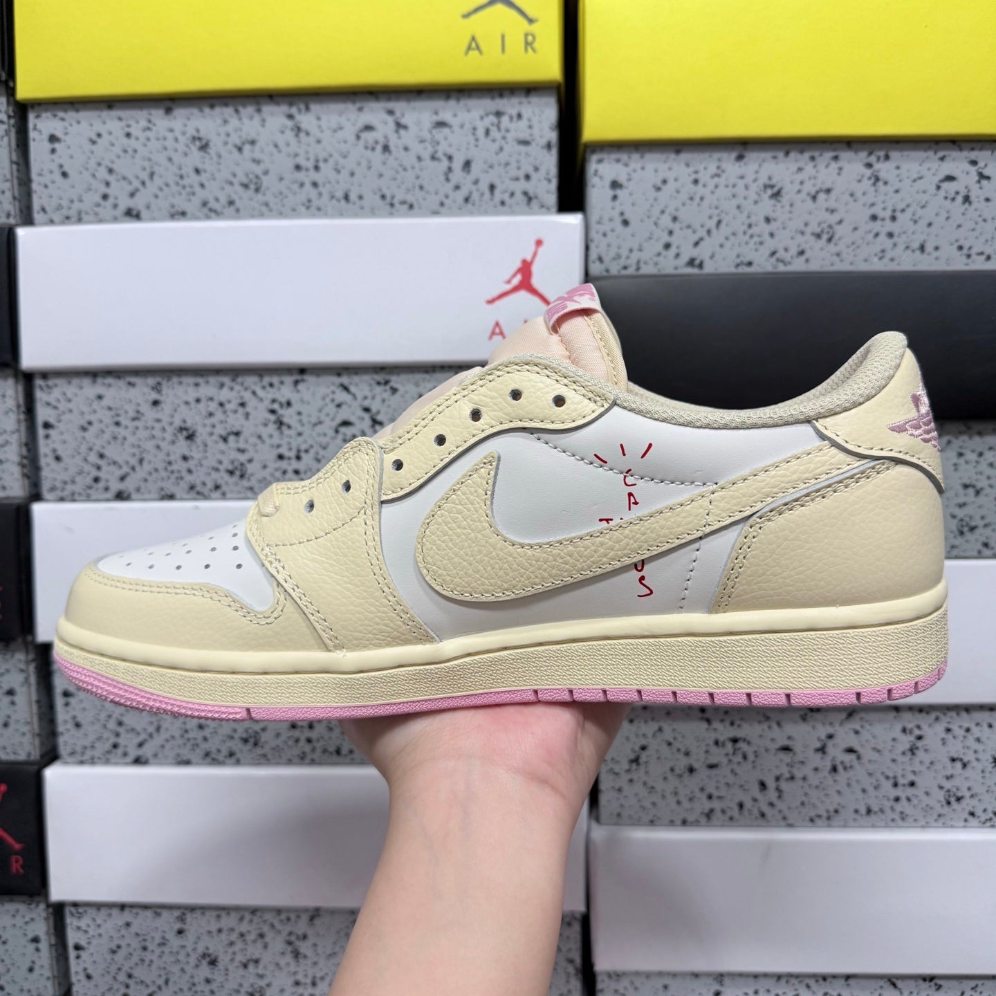 Jordan 1 Low OG SP x Travis Scott Shy Pink