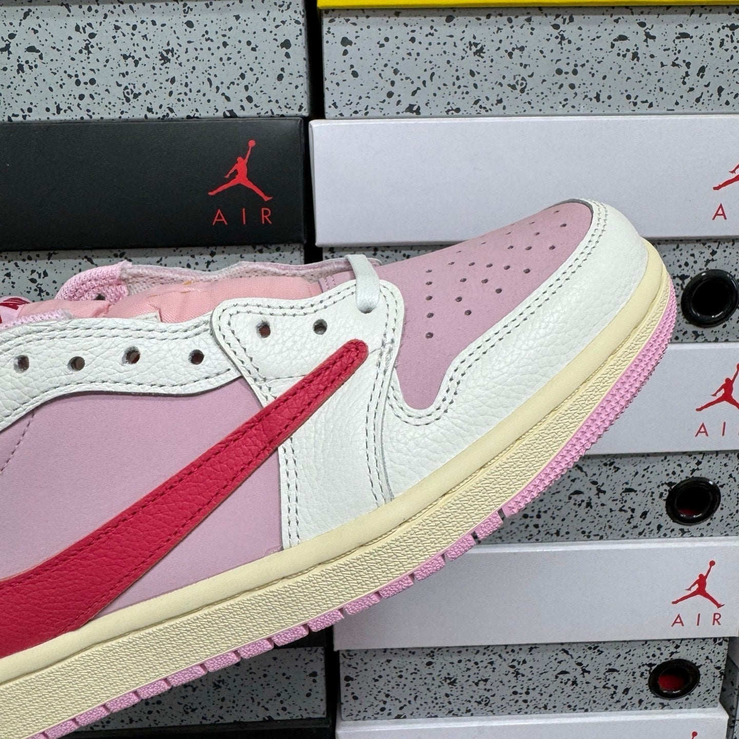 Jordan 1 Low OG SP x Travis Scott Sail Tropical Pink