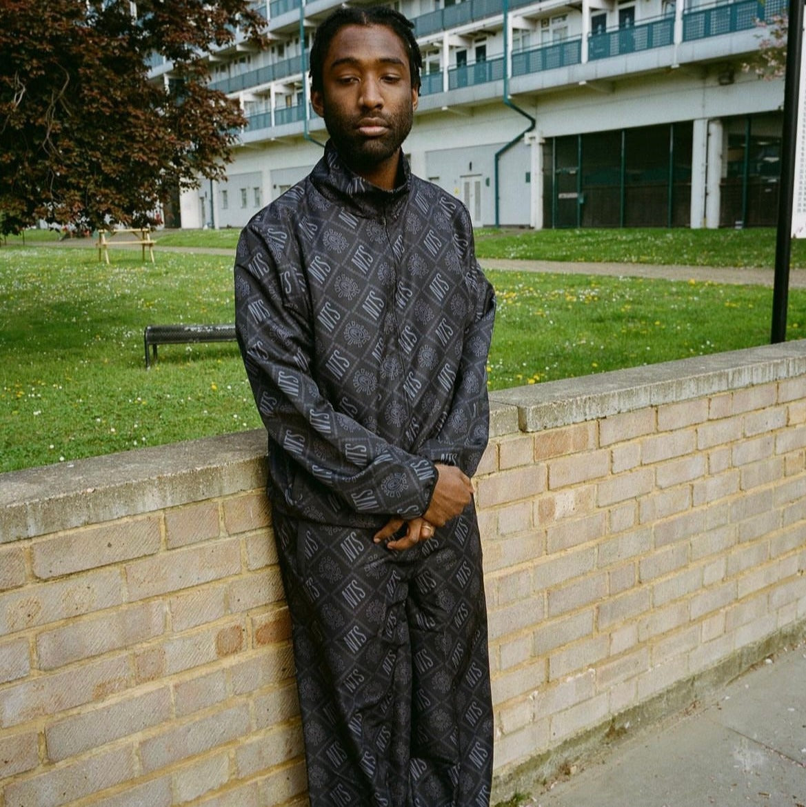 ADWYSD x NTS All Over Jogging Black