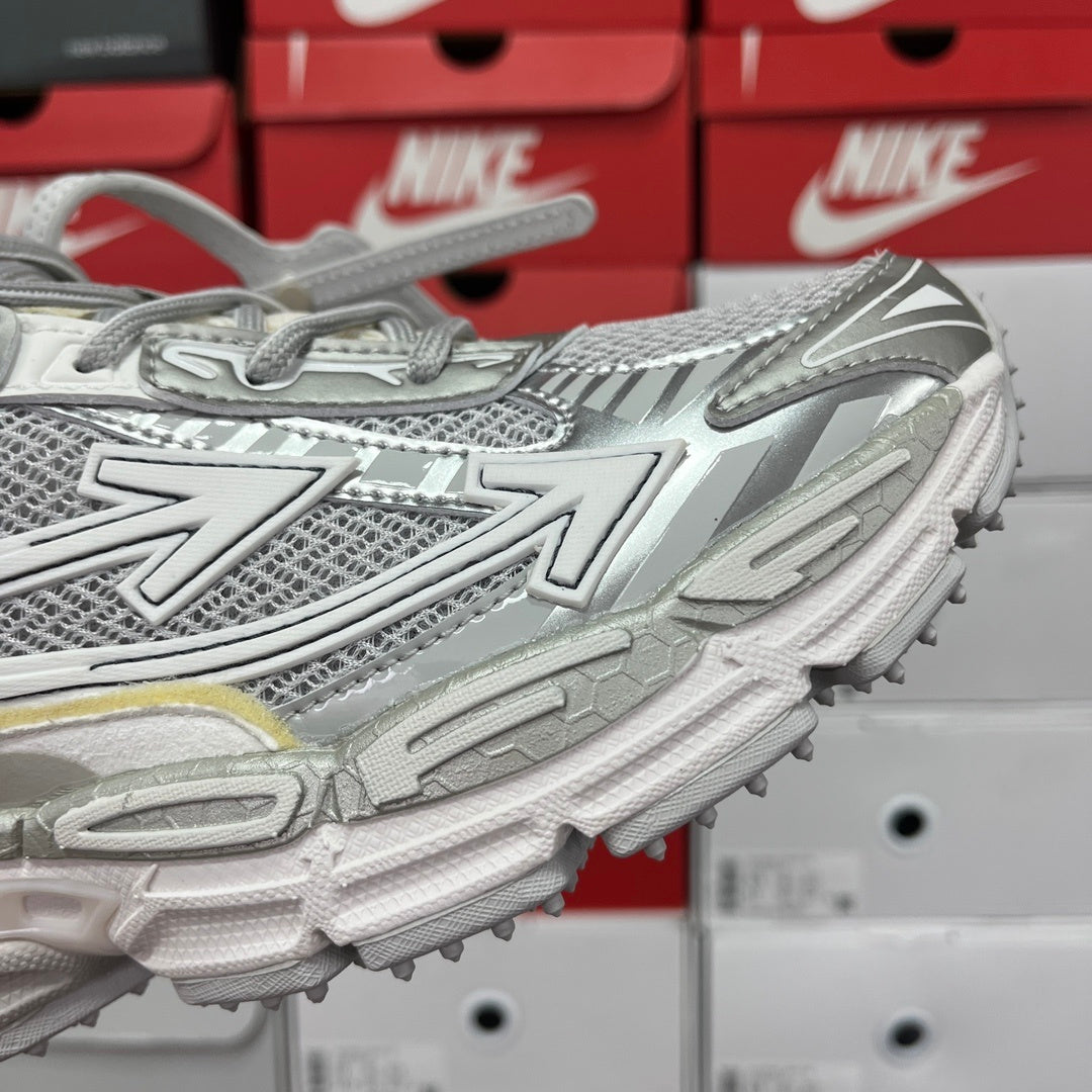 Off-White Be Right Back White Metallic Grey