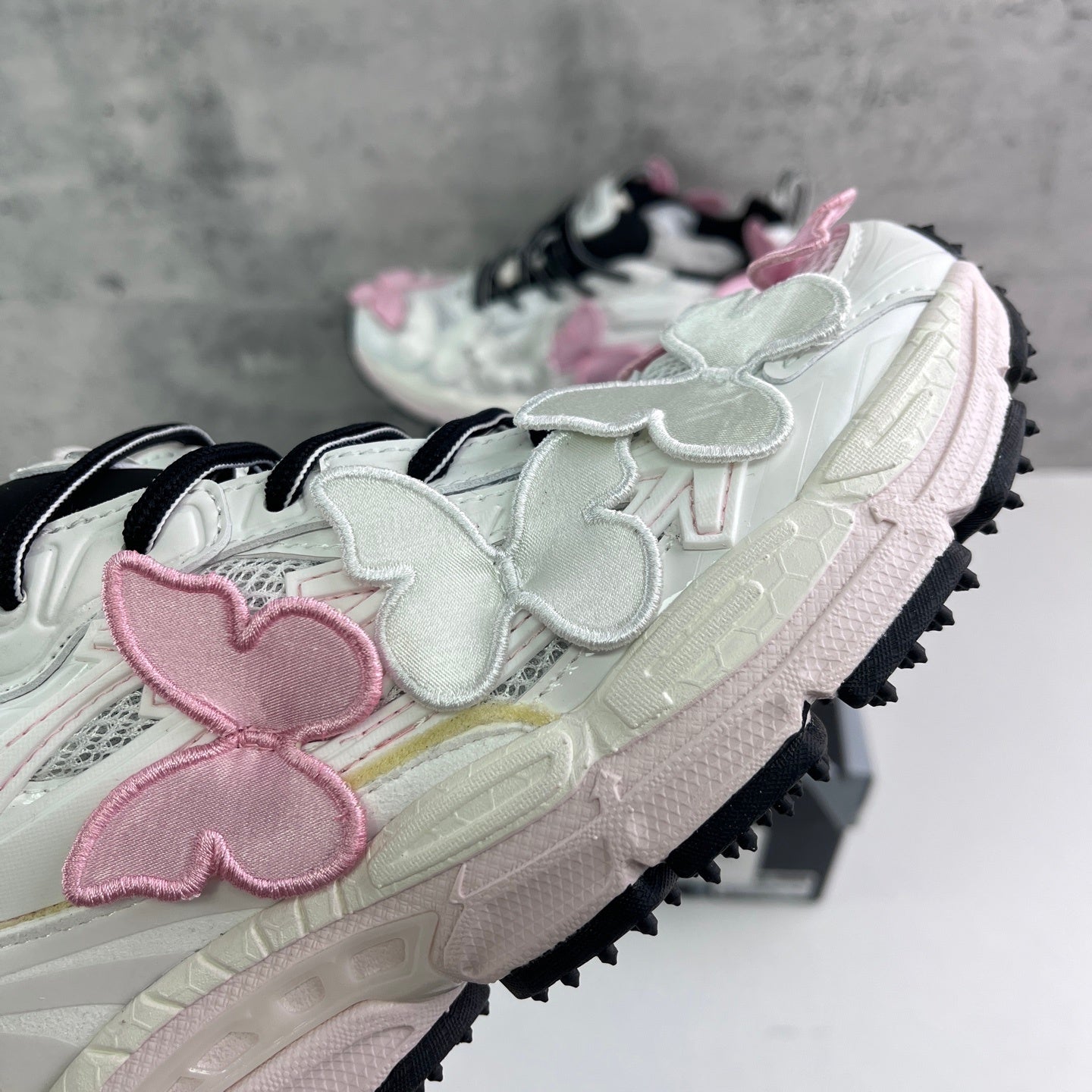 Off-White Be Right Back Pink White Butterflies