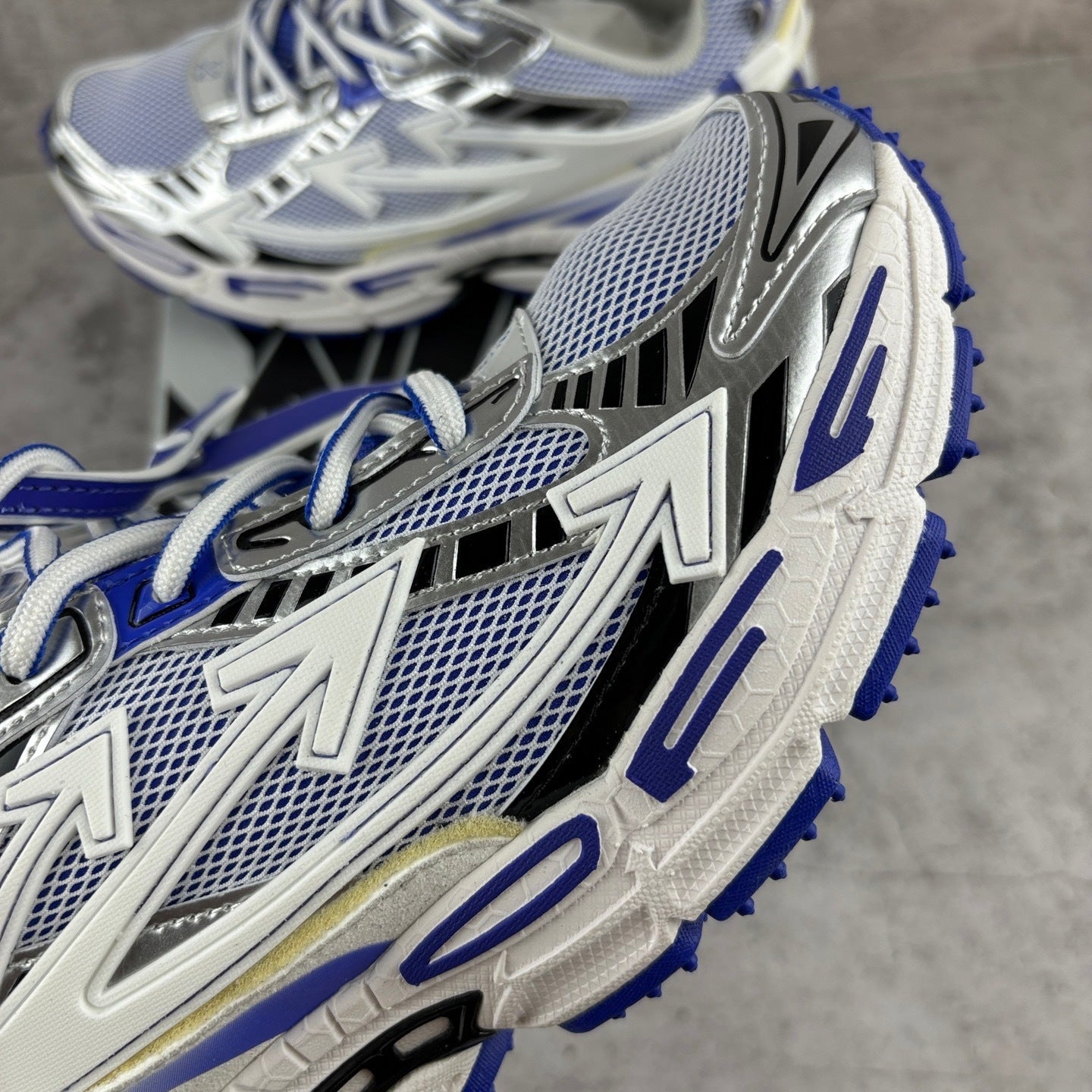 Off-White Be Right Back Navy White Black