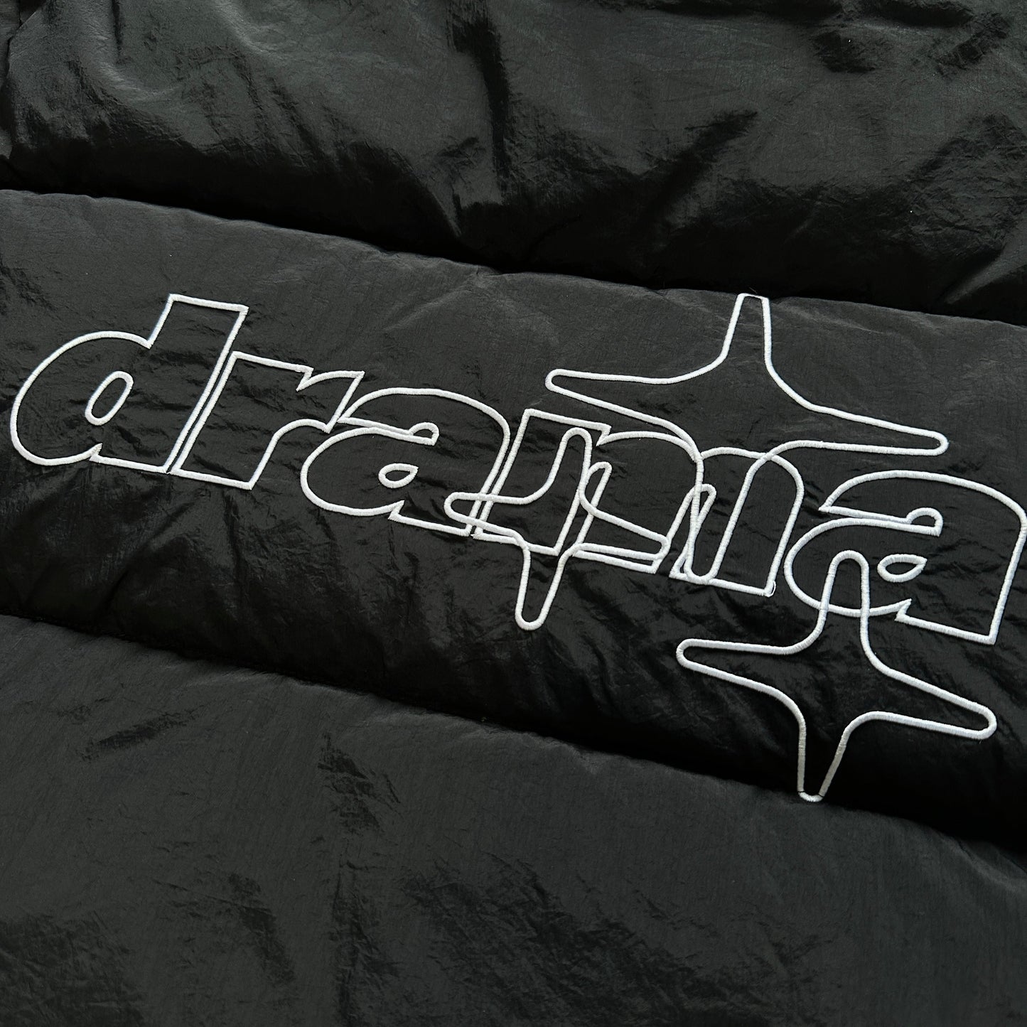 Drama Call Detachable Puffer Black