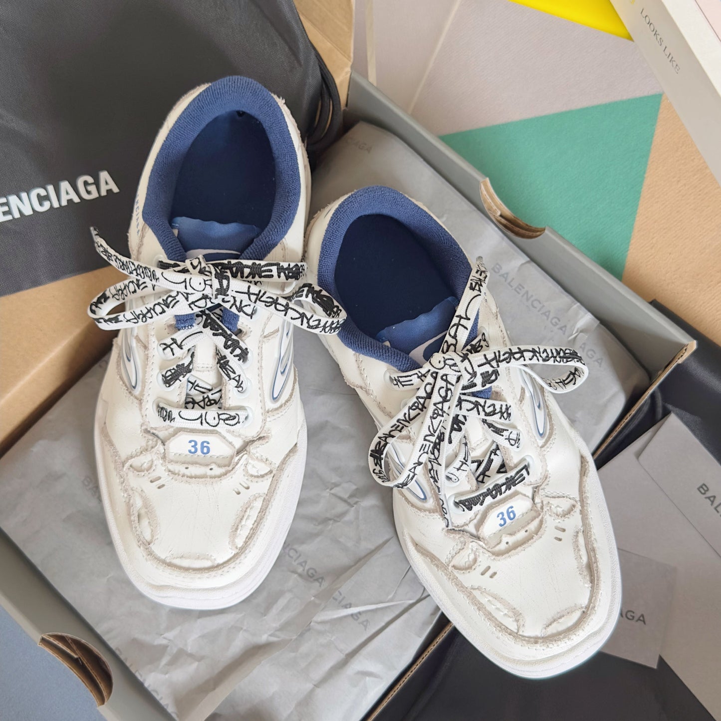 Balenciaga Hamptons Worn-Out White Blue