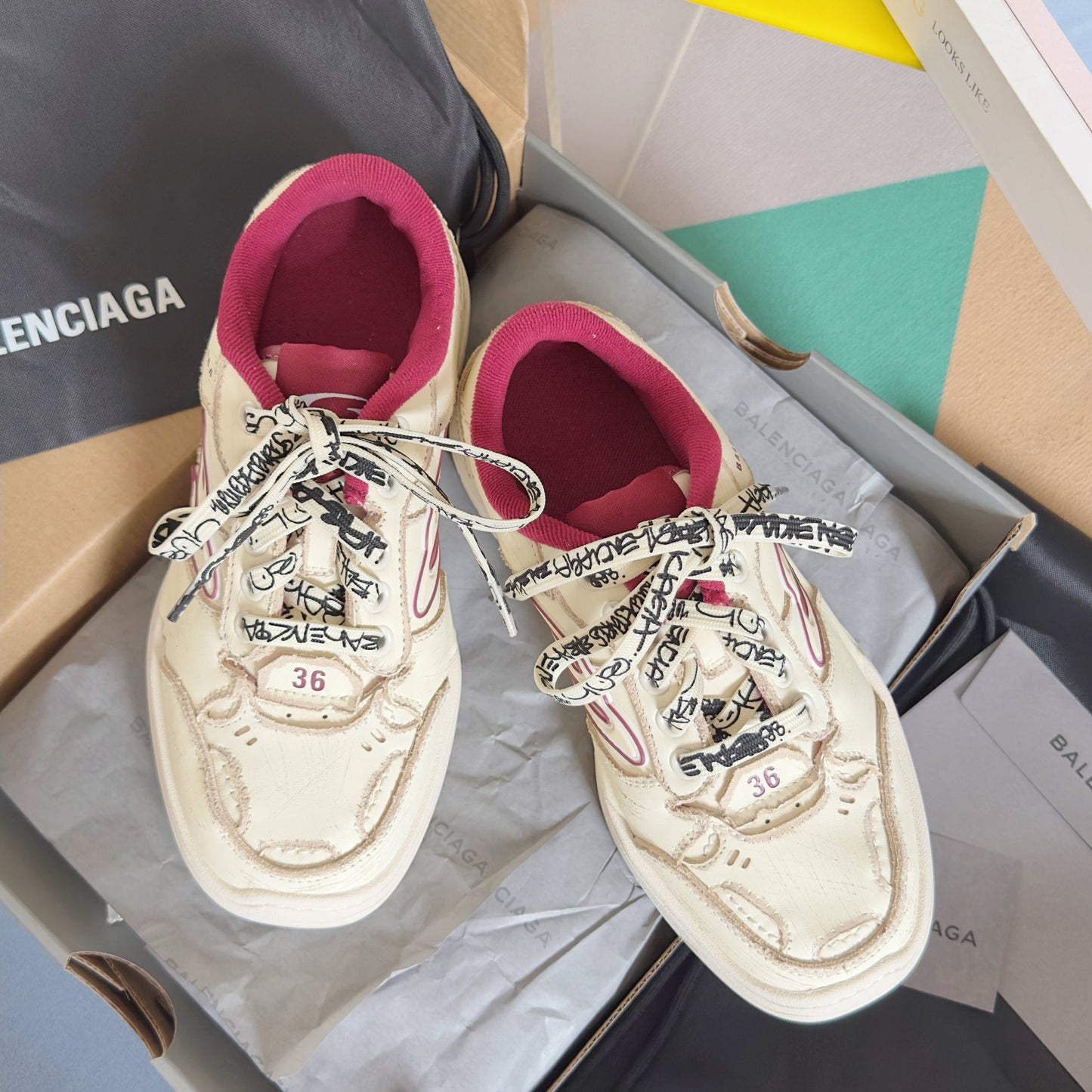 Balenciaga Hamptons Worn-Out White Fuchsia