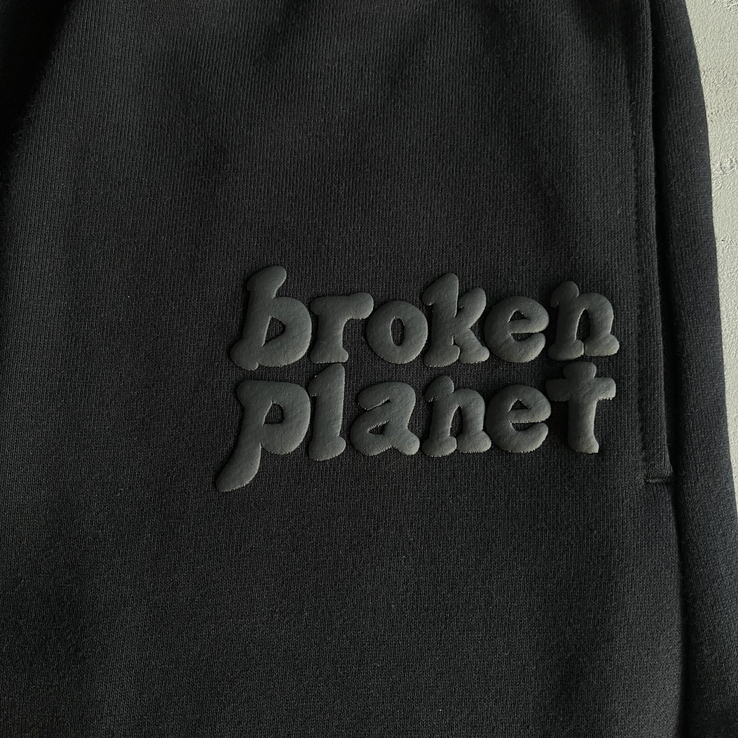 Broken Planet Classic Jogging Triple Black