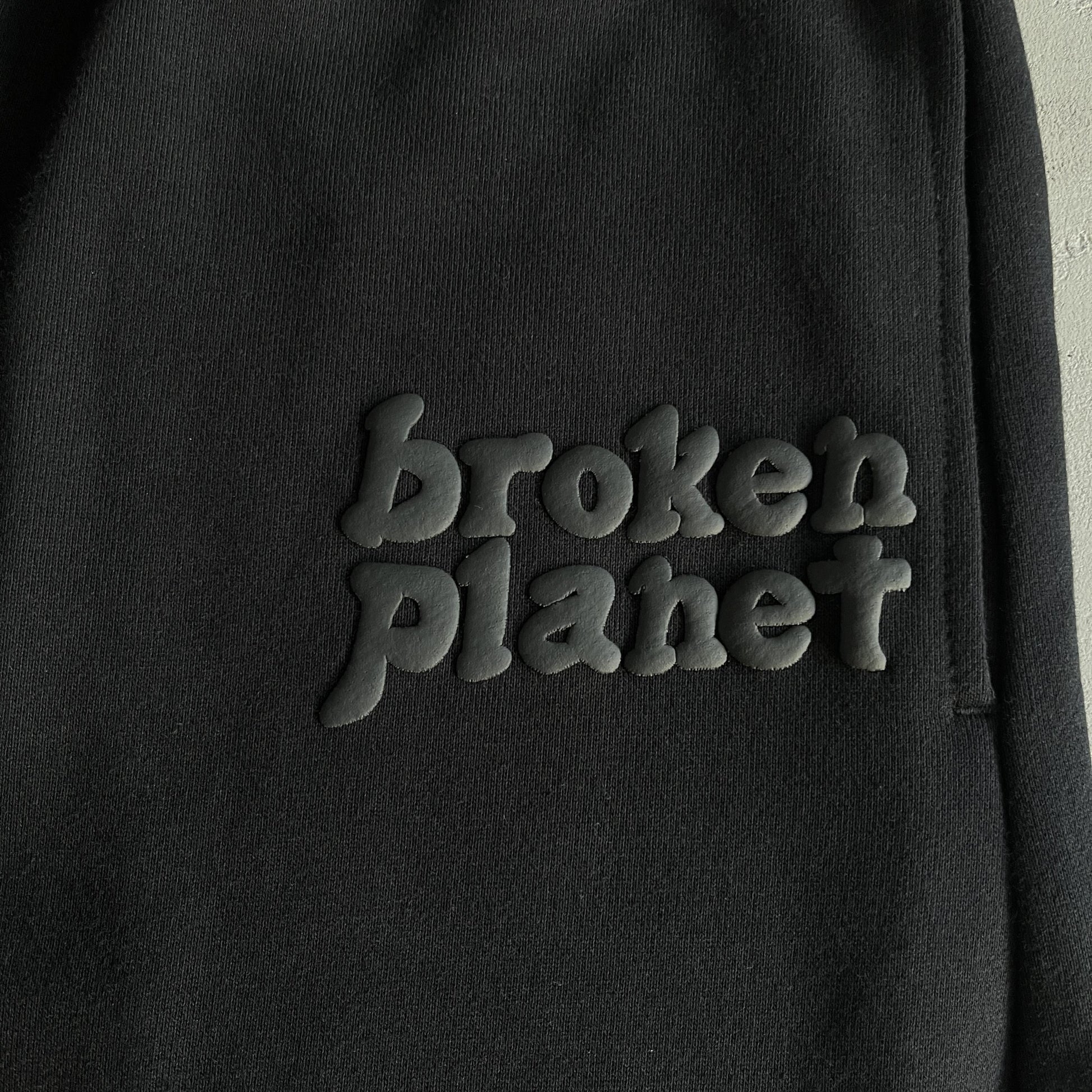 Broken Planet Classic Jogging Triple Black