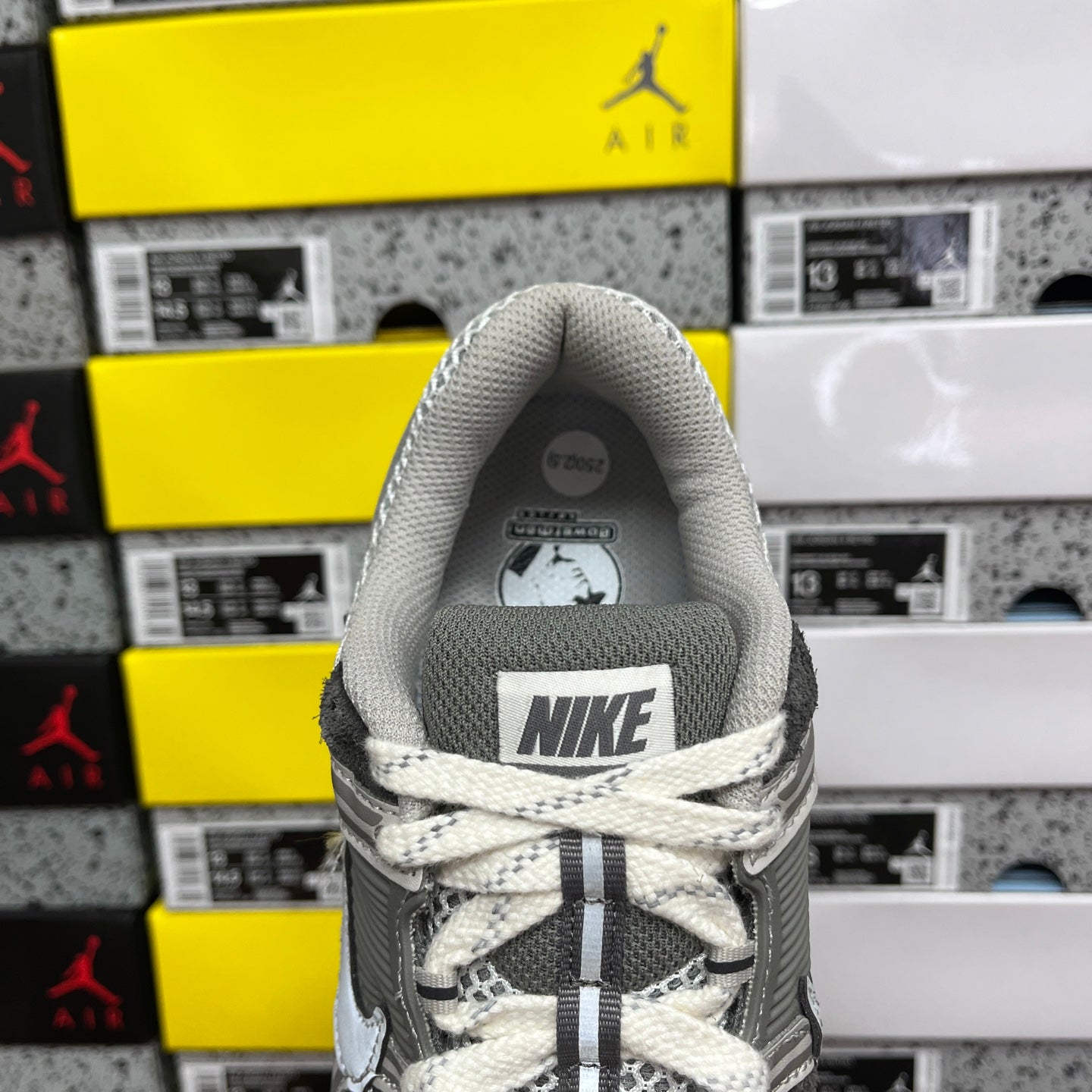 Nike Vomero 5 Grey Metallic Silver